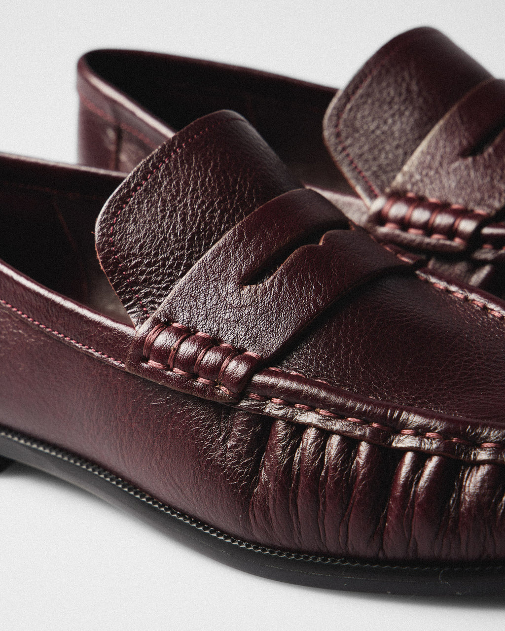 Agnes Penny Loafer, burgundy, detail