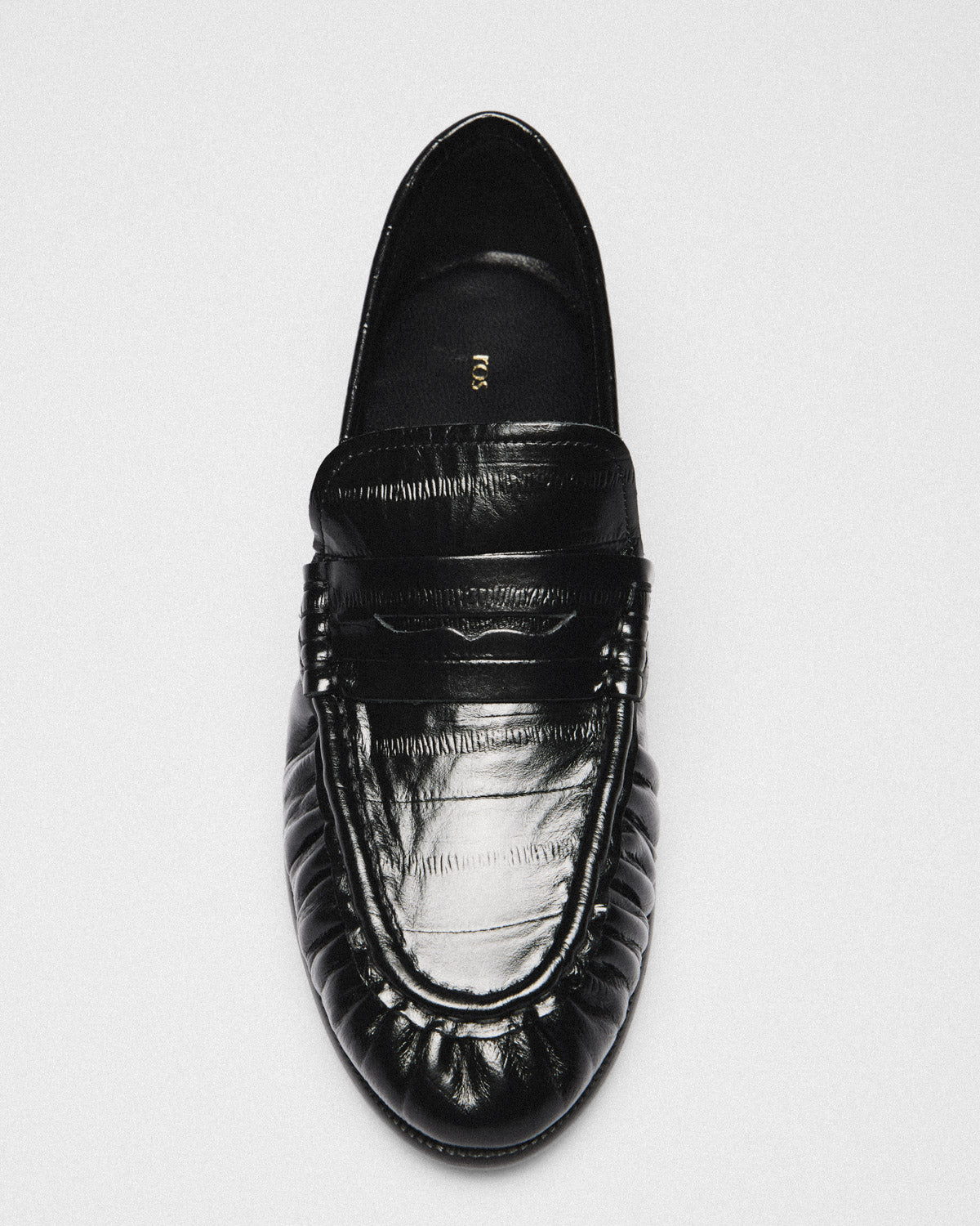 Dafne Croc Penny Loafer, black, detail