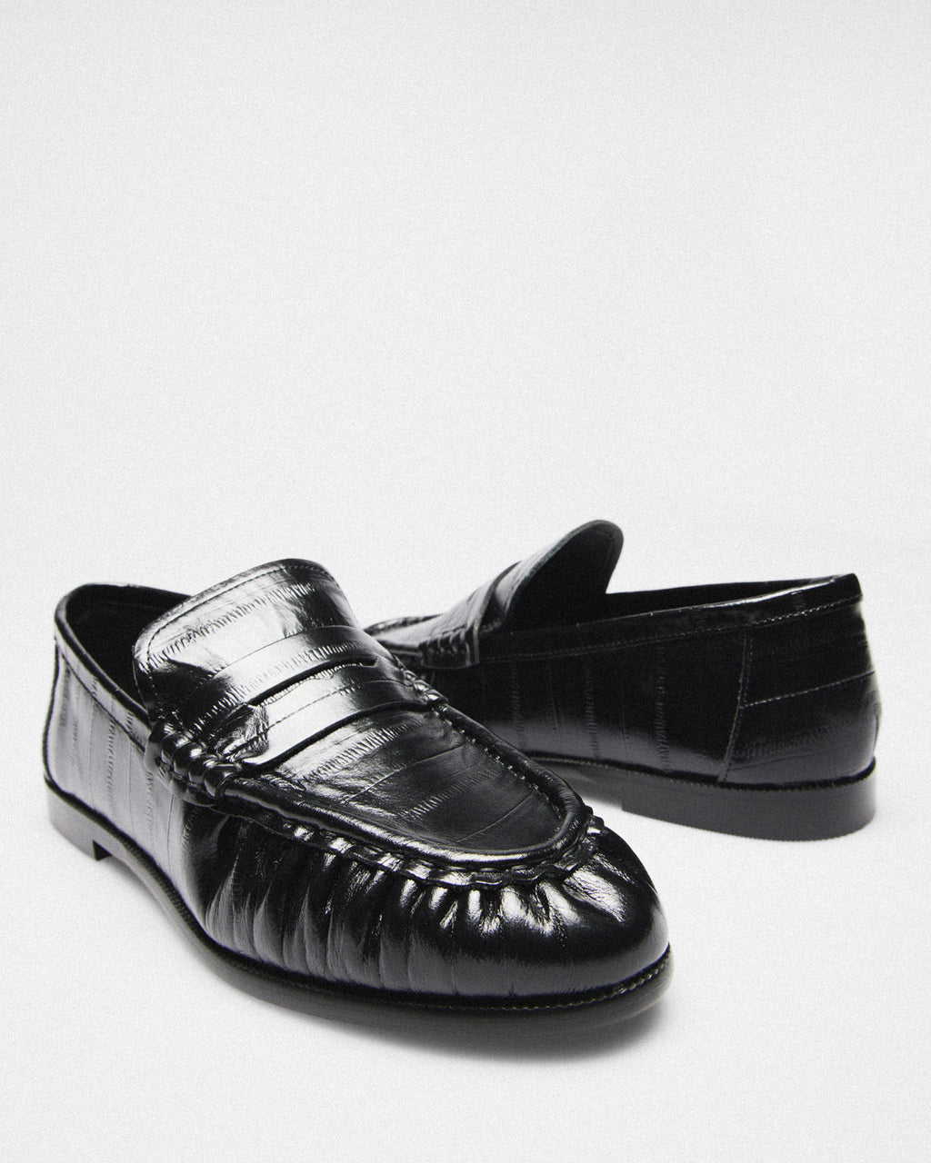 Dafne Croc Penny Loafer, black, pair