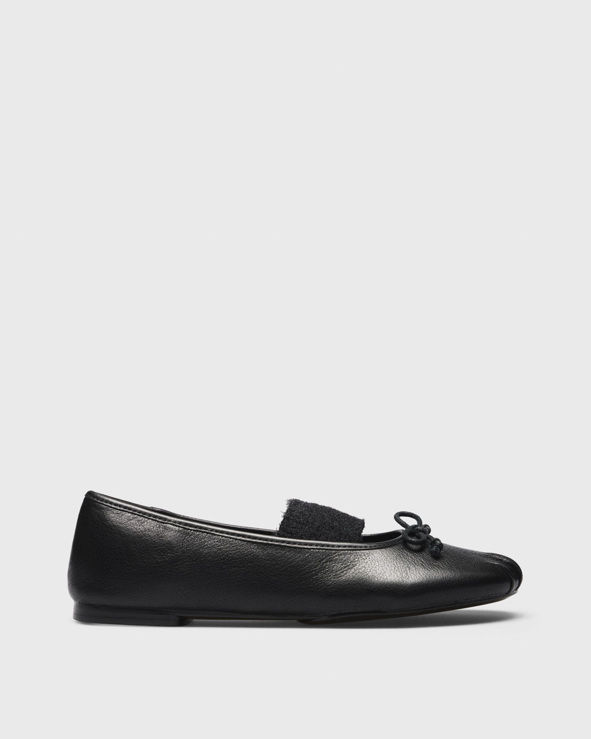 Carla Bow Ballet Flat, black, side profile