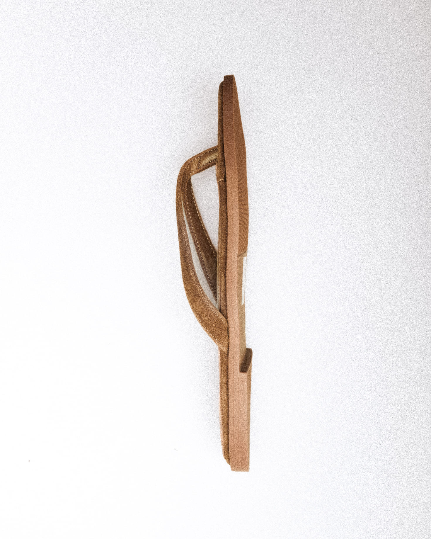 Elio Slide — Slim Strap Detail