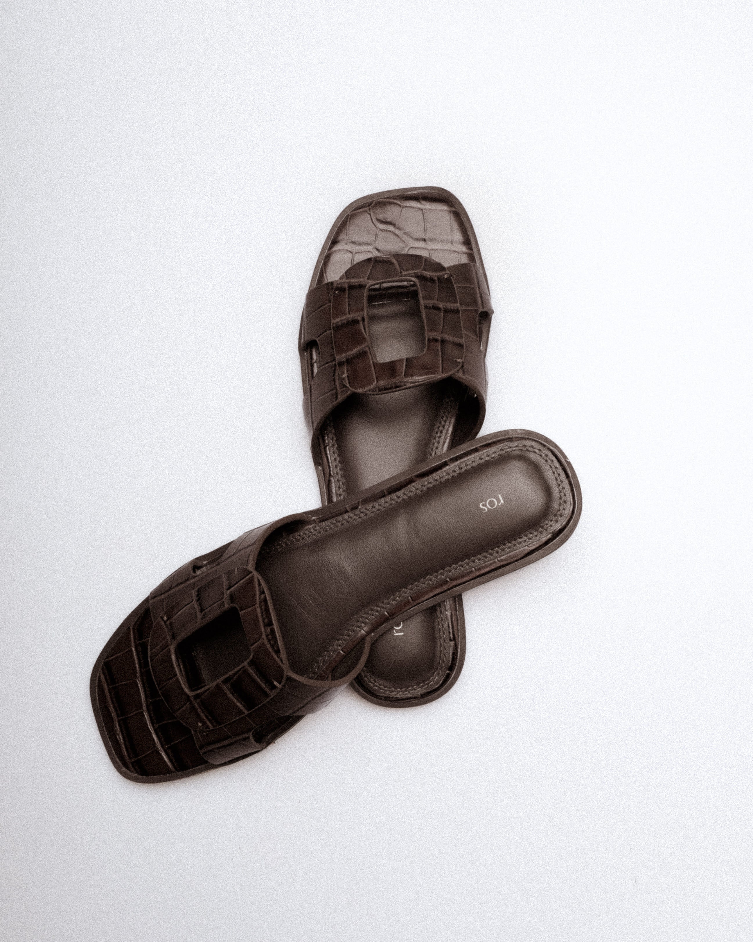 Nora Slide — Sculpted Cut-Out Detail
